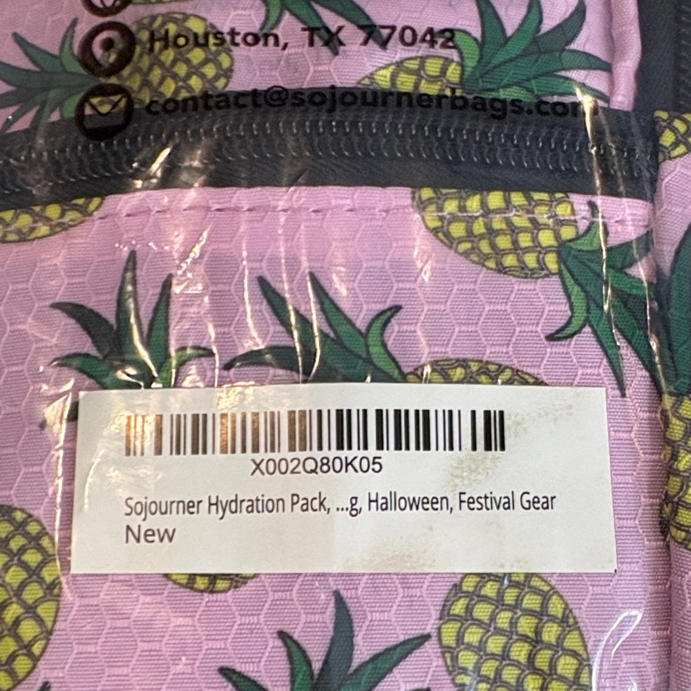 #69 SoJourner Hydration Pack with Pineapple Print - Picture 2 of 3